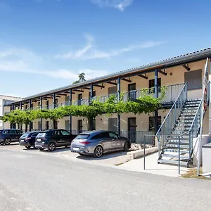  Vakantiehuis Attractive In Malauc Ne With Terrace